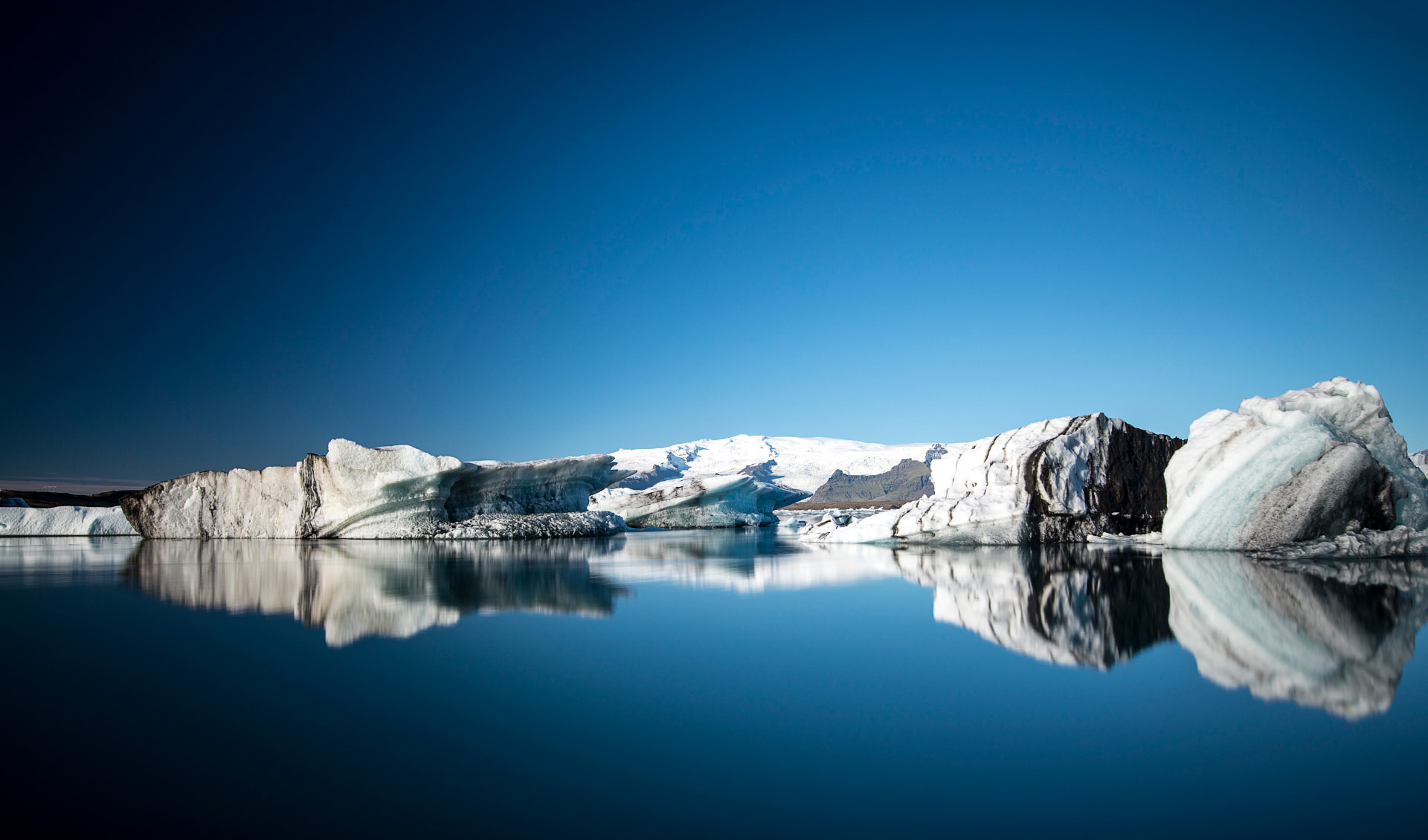 Mirror water, Jökulsárlón