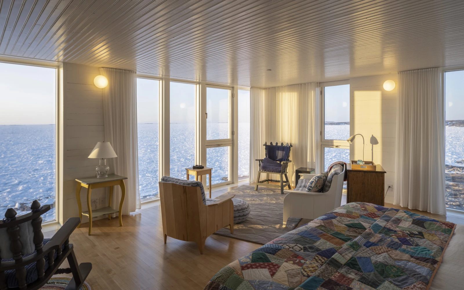 Suite with sea ice at the window